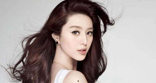 明星网红主持是谁呀女生,当红明星网红女主播的主持风采