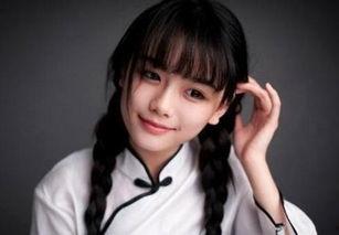 明星网红何婧图片大全,网红明星的时尚风采展现”