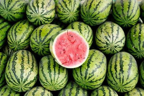 今日大瓜每日吃瓜图片,跟随吃瓜群众，揭秘娱乐圈最新热点瞬间