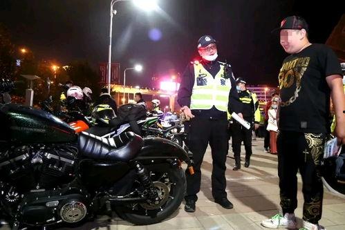 明星网红骑摩托炸街,明星风采与街头文化的碰撞