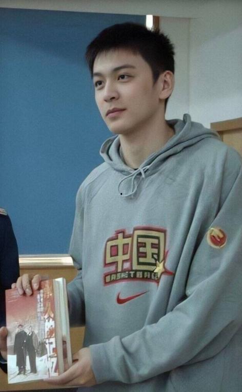 磕奎八的明星网红,揭秘明星网红背后的故事与魅力