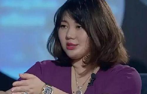 明星网红翡翠是真的吗,揭秘明星网红翡翠真伪之谜